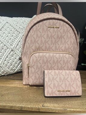 Michael Kors Erin Medium Backpack with Matching Jet Set Wallet